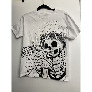 trillblazin shirt Women Men Small Skeleton Roses White Tee Graphic T-shirt